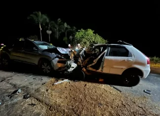 Turvo: Jovem morre em colisão frontal entre dois veículos