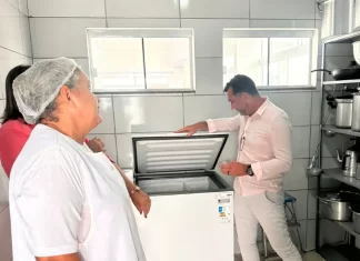 Prefeito e Secretária de Educação visitam escolas e CEIs em Balneário Gaivota