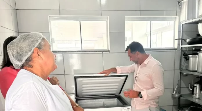 Prefeito e Secretária de Educação visitam escolas e CEIs em Balneário Gaivota