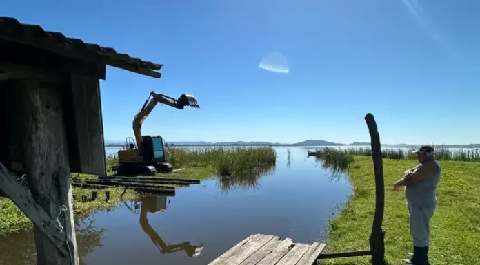 Prefeitura de São João do Sul realiza limpeza dos portos após 14 anos de