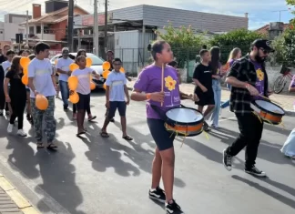 Combate ao Abuso e à Exploração Sexual de Crianças e Adolescentes: Caminhada de conscientização é realizada em Balneário Arroio do Silva