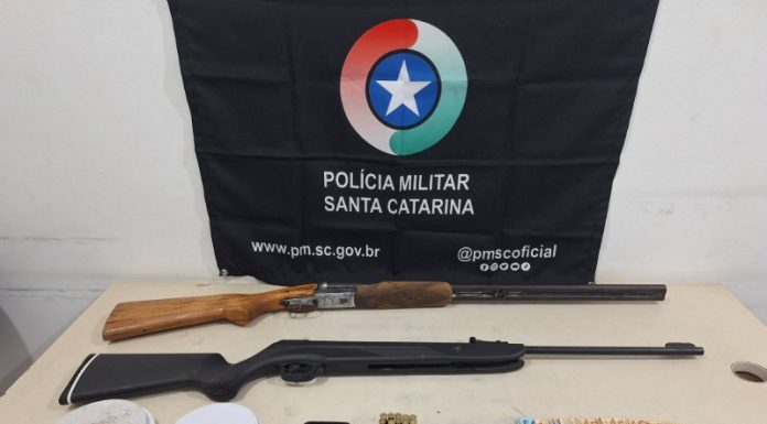 Homem é preso com arma adulterada, drogas e dinheiro em Sombrio