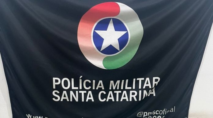 Em Balneário Gaivota, adolescente é apreendido com arma de fogo