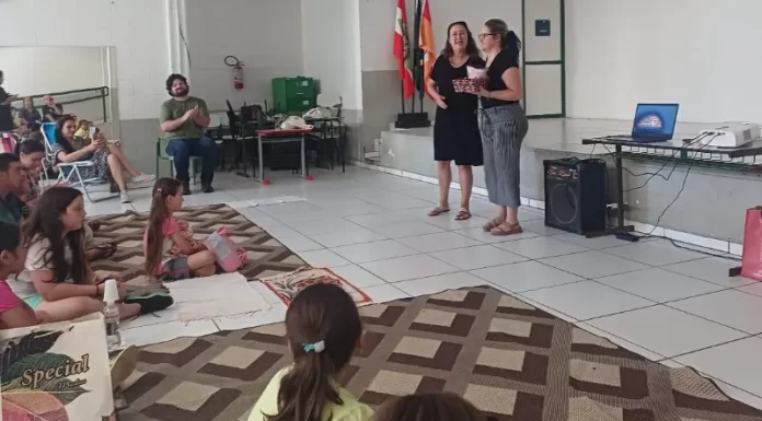 Caic recebe projeto Cinema na Rua: cultura, conversa e encanto ao bairro São Francisco em Sombrio