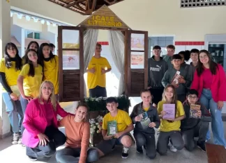 Sombrio: Escola Juvenil da Cunha Colares reinaugura biblioteca com café literário