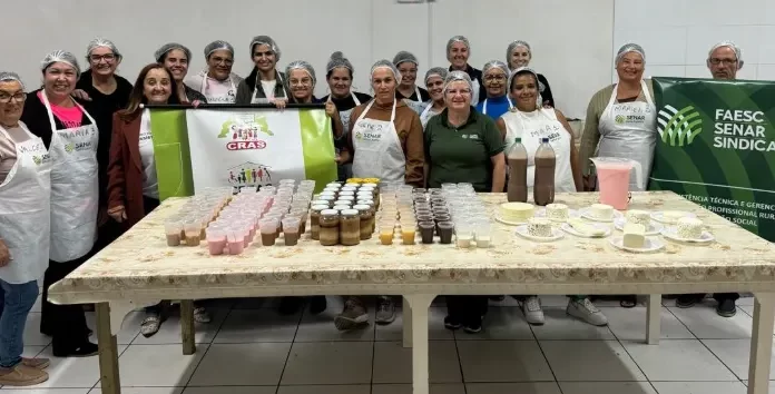 Curso de laticínios forma turma em Sombrio com foco em renda e aprendizado familiar