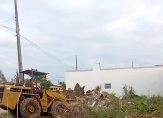 Gaivota contra a Dengue: Secretaria de Obras faz a limpeza de terrenos baldios, com acumuladores de água