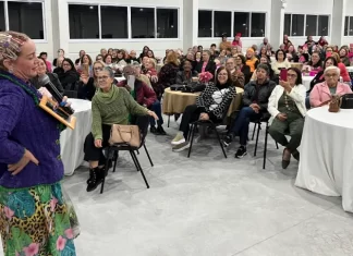 Evento homenageia mais de 450 integrantes dos Clubes de Mães de Balneário Arroio do Silva