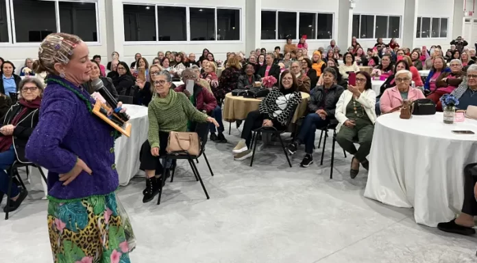 Evento homenageia mais de 450 integrantes dos Clubes de Mães de Balneário Arroio do Silva