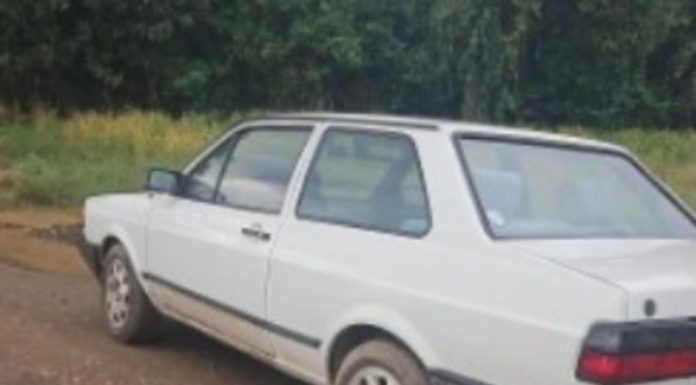 Carro roubado é encontrado abandonado às margens do Rio Araranguá