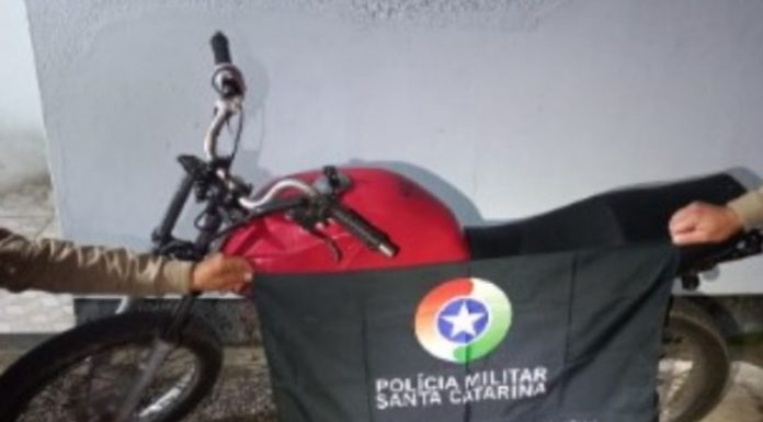Jovem é preso com moto roubada no Arroio do Silva