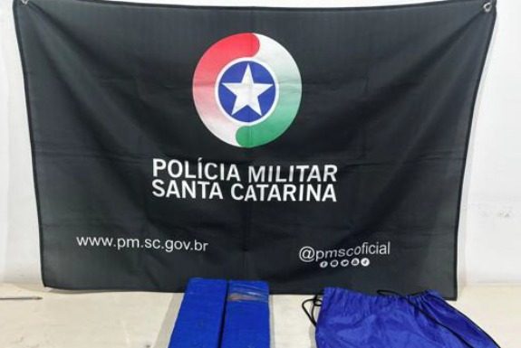 Carona acaba preso por tráfico de drogas durante corrida de Uber em Araranguá