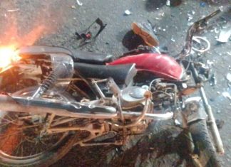 Colisão entre duas motos deixa três pessoas feridas em Araranguá