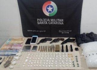 Motorista de “Uber” é preso por tráfico de drogas e posse de armas em Araranguá