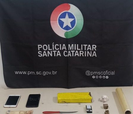 Adolescente é flagrado com drogas dentro de escola em Turvo