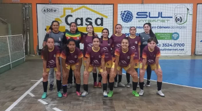 Atletas femininas ganham destaque no futsal feminino em Sombrio