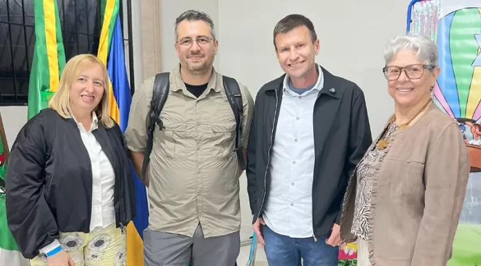 Jacinto Machado recebe comitiva da Unesco em missão de revalidação