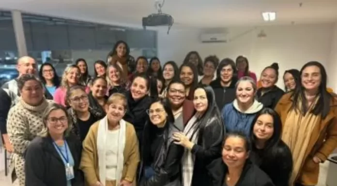 Unopar de Sombrio encerra semestre com palestra inspiradora sobre superação e motivação