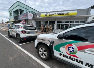 Bandidos invadem agência bancária em São João do Sul e furtam armas e coletes