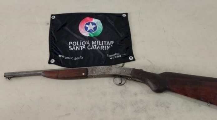 Timbé do Sul – Polícia Militar encontra arma escondida em carro durante abordagem
