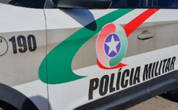 Jovem é preso pela Polícia Militar em Araranguá após cumprimento de mandado judicial