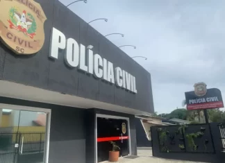 DPCAMI de Araranguá indicia homem por tentativa de feminicídio e tentativa de homicídio; a prisão ocorreu em Santa Rosa do Sul