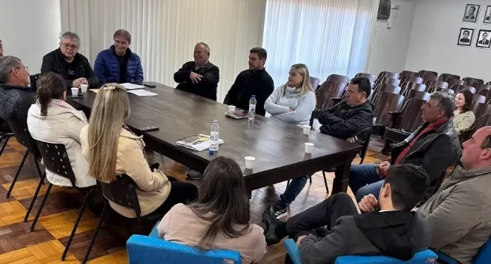 Administração de Turvo recebe deputado Tiago Zilli