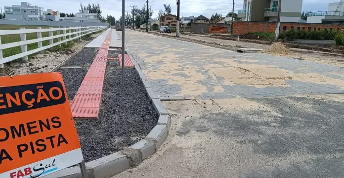 Balneário Gaivota: Com foco na mobilidade, obras na Avenida Emas estão a todo vapor