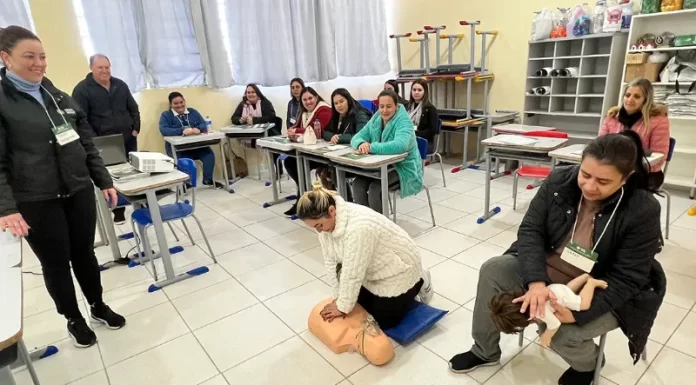 Jacinto Machado: Educadores participam de curso de Primeiros Socorros