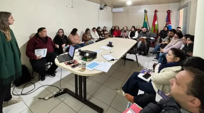 Educação em Ação: Balneário Gaivota reforça estratégias de combate à evasão escolar.
