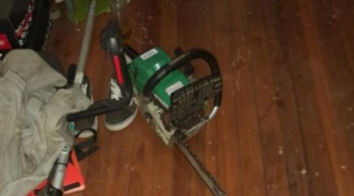 Homem é preso após tentar matar companheira com motosserra em Morro Grande