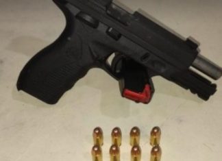 Homem embriagado é preso com arma de fogo na faixa de areia em Passo de Torres