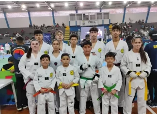 Taekwondo de Balneário Gaivota conquista vários títulos em evento internacional