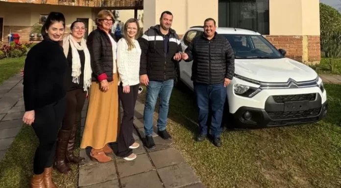 Prefeitura de Praia Grande entrega novo veículo para fortalecer trabalho de assistência social