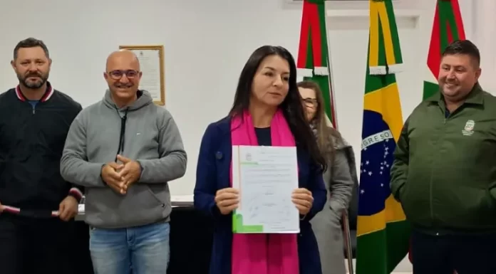 Revitalização da praça da Raizeira e entrega de veículos marcam tarde de investimentos em Sombrio