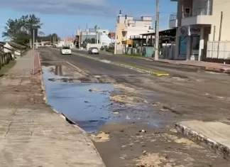 Ciclone causa impactos na orla de Balneário Gaivota: