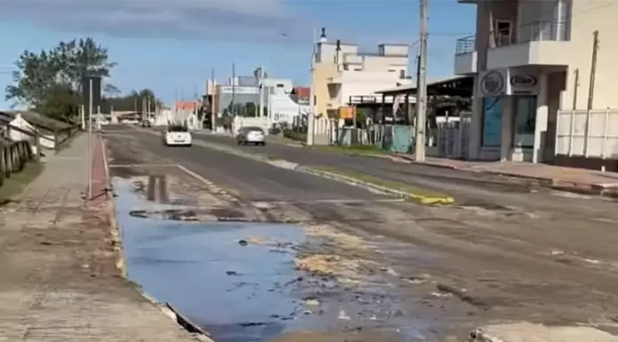 Ciclone causa impactos na orla de Balneário Gaivota: