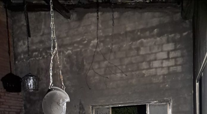 Incêndio Destrói Garagem em Araranguá Durante a Madrugada