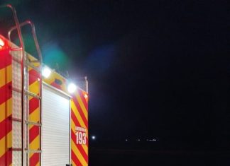 Mulher de 59 anos é resgatada pelos bombeiros após saída de pista em Turvo