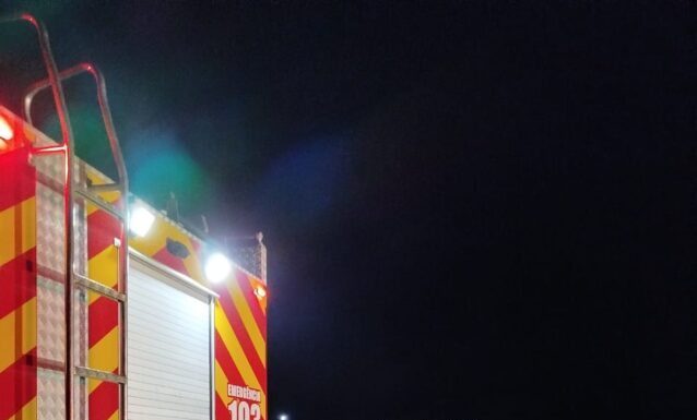 Mulher de 59 anos é resgatada pelos bombeiros após saída de pista em Turvo