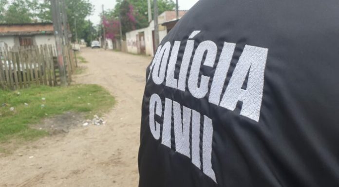 Polícia Civil prende dois suspeitos de envolvimento com tráfico na Favela do UCCA em Araranguá