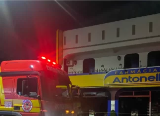 Incêndio atinge farmácia em Turvo