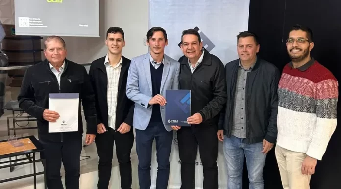 Avanço do programa REURB garante a entrega de 20 matrículas de imóveis a famílias do município