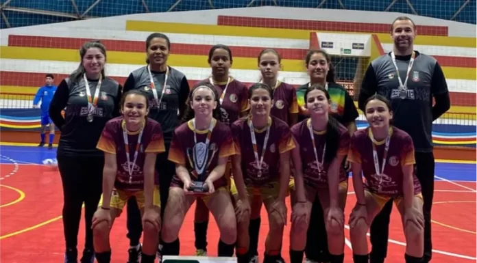 Sombrio garante vagas na fase regional da Olesc com pódios no vôlei e futsal feminino