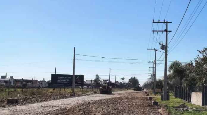Balneário Gaivota: Rodovia Caminhos do Mar, sentido Norte recebe base para asfaltamento