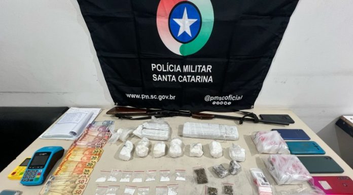 PM apreende mais de R$ 53 mil em cocaína no interior de Sombrio na noite de domingo