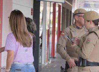 PMSC participa de ação conjunta de atendimento à população em situação de rua em Araranguá