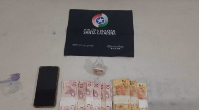 Homem é preso com pedra de crack em Araranguá