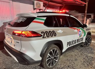 Adolescente de 14 anos agride mãe e ameaça com facas em Araranguá