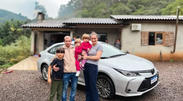 Cooperja encerra campanha de 55 anos com entrega de Corolla 0km